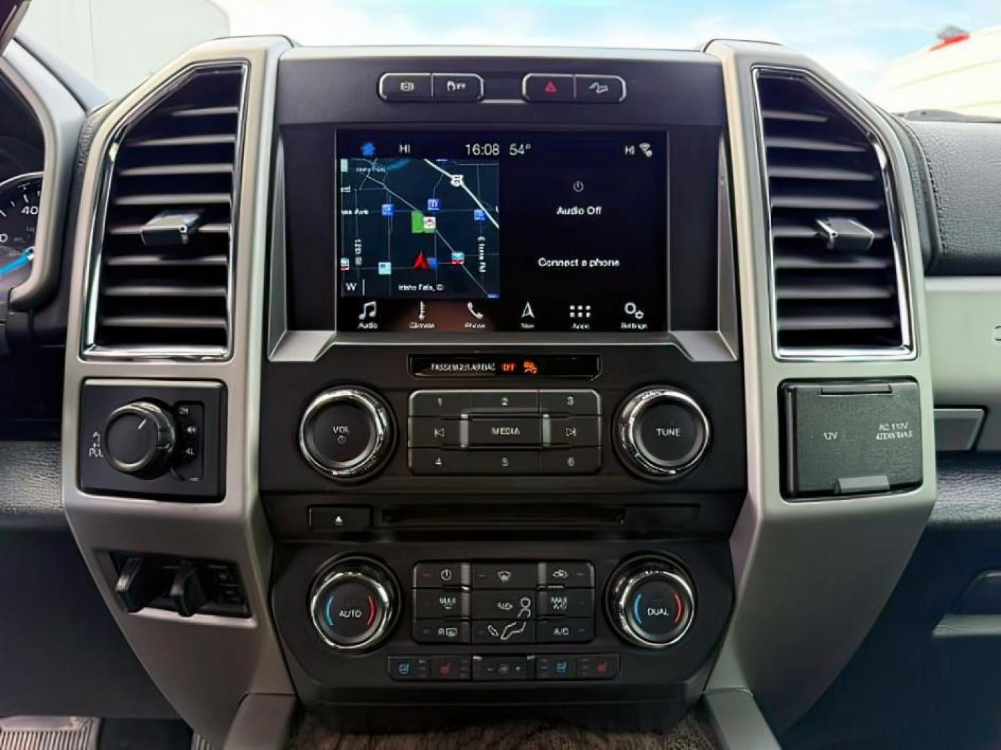 2018 GRAY /Black Ford F-250 (1FT7W2BT3JE) with an Powerstroke 67L V-8 diesel direct injection engine, Automatic transmission, located at 1175 N Woodruff Ave, Idaho Falls, ID, 83401, 43.506901, -111.999657 - At Timberline Auto, finding a great deal on your next vehicle is always easy! Our experienced sales staff's goal is to help find you the right vehicle at the right price! Our knowledgeable finance department has options for almost any credit score. We offer extended service contract options to prote - Photo#14