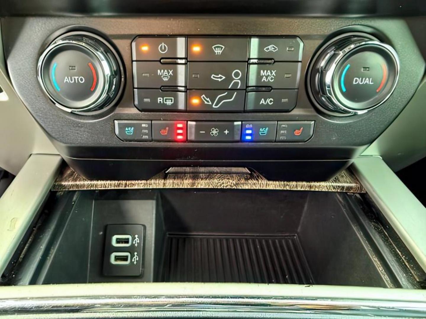 2018 GRAY /Black Ford F-250 (1FT7W2BT3JE) with an Powerstroke 67L V-8 diesel direct injection engine, Automatic transmission, located at 1175 N Woodruff Ave, Idaho Falls, ID, 83401, 43.506901, -111.999657 - At Timberline Auto, finding a great deal on your next vehicle is always easy! Our experienced sales staff's goal is to help find you the right vehicle at the right price! Our knowledgeable finance department has options for almost any credit score. We offer extended service contract options to prote - Photo#16