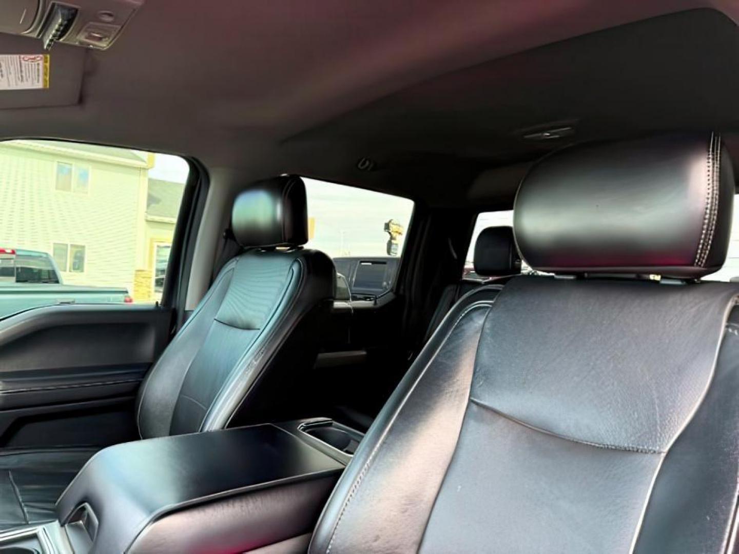 2018 GRAY /Black Ford F-250 (1FT7W2BT3JE) with an Powerstroke 67L V-8 diesel direct injection engine, Automatic transmission, located at 1175 N Woodruff Ave, Idaho Falls, ID, 83401, 43.506901, -111.999657 - At Timberline Auto, finding a great deal on your next vehicle is always easy! Our experienced sales staff's goal is to help find you the right vehicle at the right price! Our knowledgeable finance department has options for almost any credit score. We offer extended service contract options to prote - Photo#19