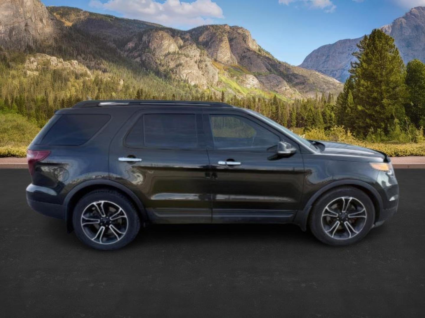 2014 Tuxedo Black Metallic /Charcoal Black Ford Explorer (1FM5K8GT9EG) with an EcoBoost 35L V-6 gasoline direct injection engine, Automatic transmission, located at 1175 N Woodruff Ave, Idaho Falls, ID, 83401, 43.506901, -111.999657 - Photo#9