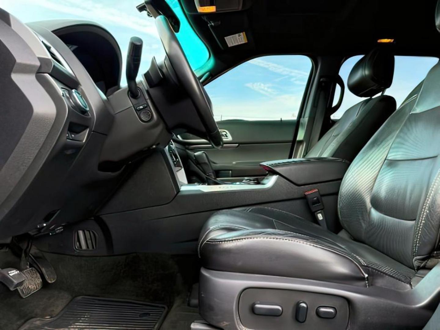 2014 Tuxedo Black Metallic /Charcoal Black Ford Explorer (1FM5K8GT9EG) with an EcoBoost 35L V-6 gasoline direct injection engine, Automatic transmission, located at 1175 N Woodruff Ave, Idaho Falls, ID, 83401, 43.506901, -111.999657 - Photo#14