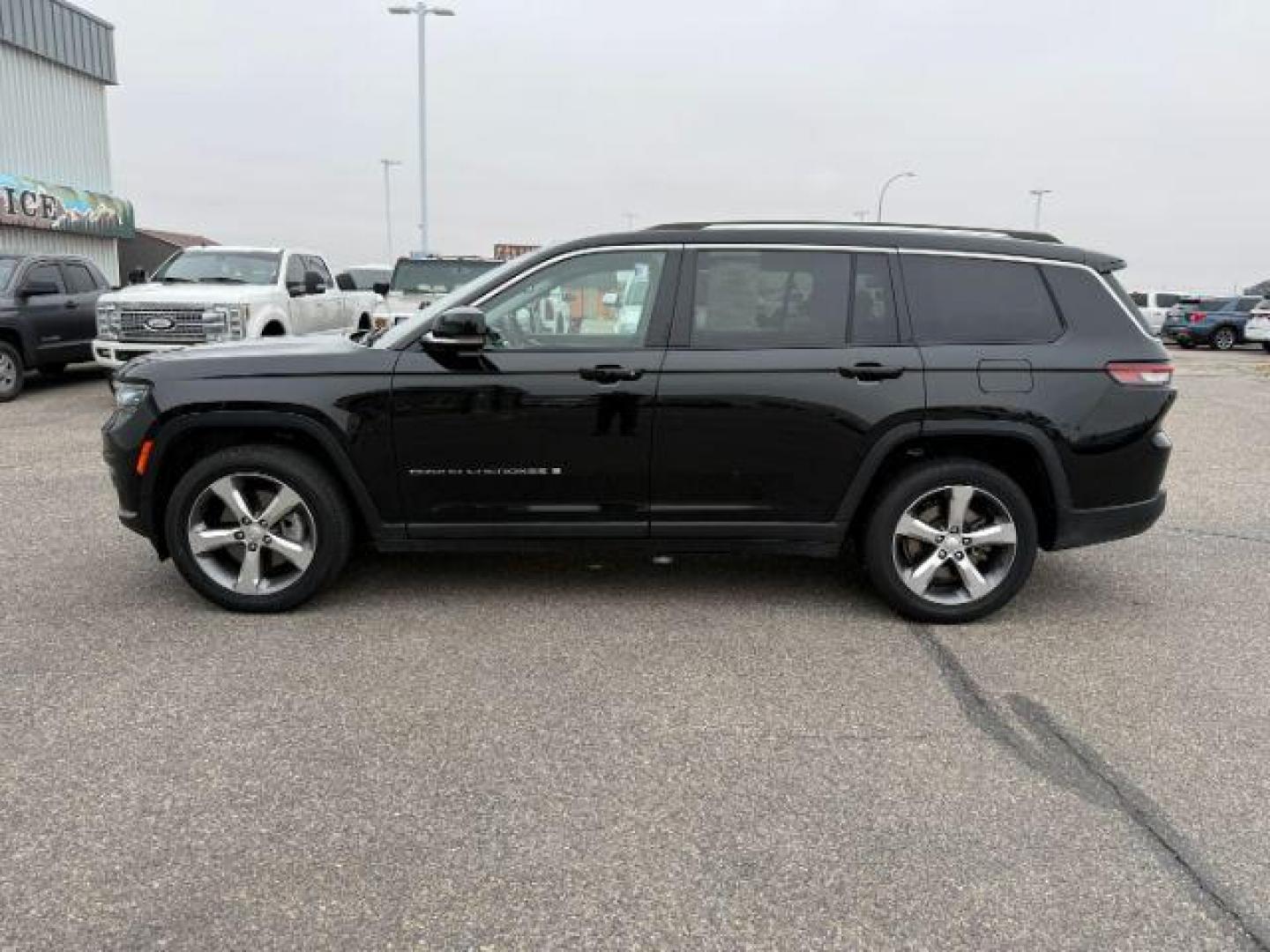 2021 Diamond Black Crystal Pearlcoat /Global Black Jeep Grand Cherokee L (1C4RJKBG7M8) with an Pentastar 36L V-6 DOHC engine, Automatic transmission, located at 1175 N Woodruff Ave, Idaho Falls, ID, 83401, 43.506901, -111.999657 - At Timberline Auto, finding a great deal on your next vehicle is always easy! Our experienced sales staff's goal is to help find you the right vehicle at the right price! Our knowledgeable finance department has options for almost any credit score. We offer extended service contract options to prote - Photo#28