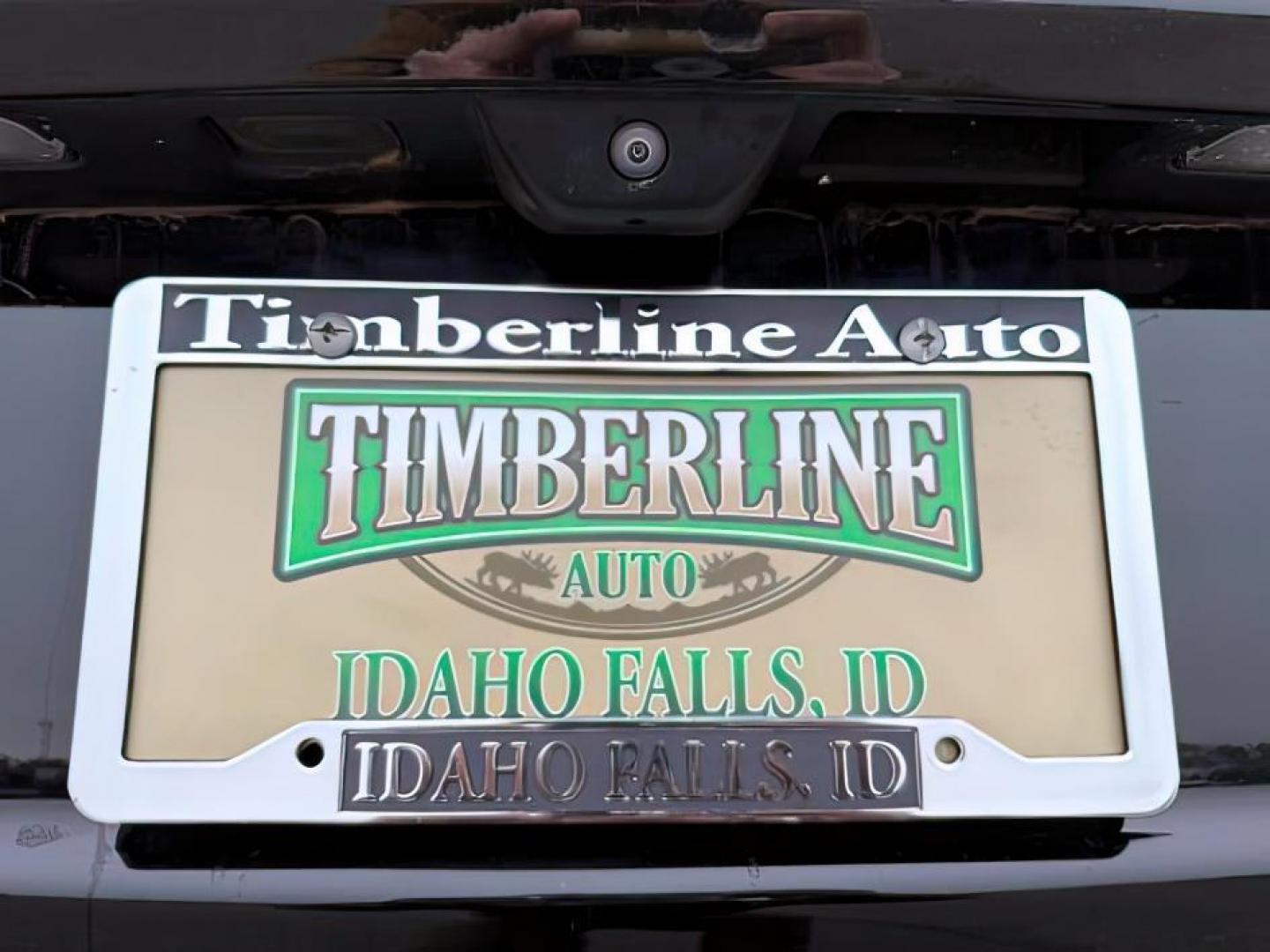 2021 Diamond Black Crystal Pearlcoat /Global Black Jeep Grand Cherokee L (1C4RJKBG7M8) with an Pentastar 36L V-6 DOHC engine, Automatic transmission, located at 1175 N Woodruff Ave, Idaho Falls, ID, 83401, 43.506901, -111.999657 - At Timberline Auto, finding a great deal on your next vehicle is always easy! Our experienced sales staff's goal is to help find you the right vehicle at the right price! Our knowledgeable finance department has options for almost any credit score. We offer extended service contract options to prote - Photo#4