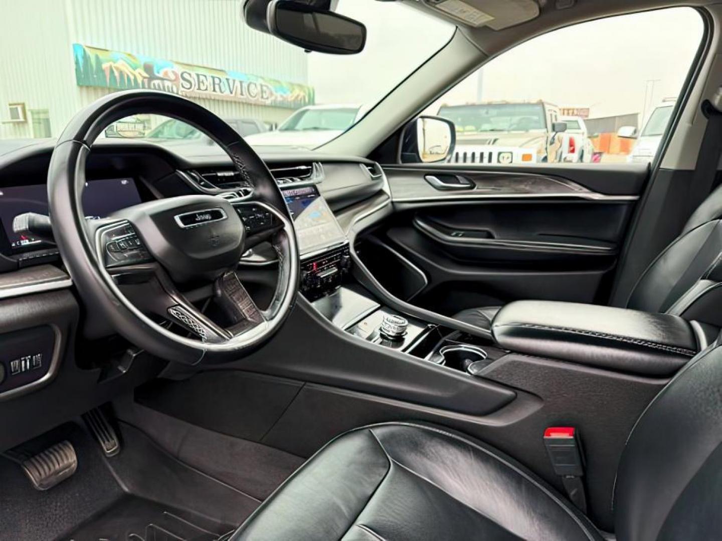 2021 Diamond Black Crystal Pearlcoat /Global Black Jeep Grand Cherokee L (1C4RJKBG7M8) with an Pentastar 36L V-6 DOHC engine, Automatic transmission, located at 1175 N Woodruff Ave, Idaho Falls, ID, 83401, 43.506901, -111.999657 - At Timberline Auto, finding a great deal on your next vehicle is always easy! Our experienced sales staff's goal is to help find you the right vehicle at the right price! Our knowledgeable finance department has options for almost any credit score. We offer extended service contract options to prote - Photo#15