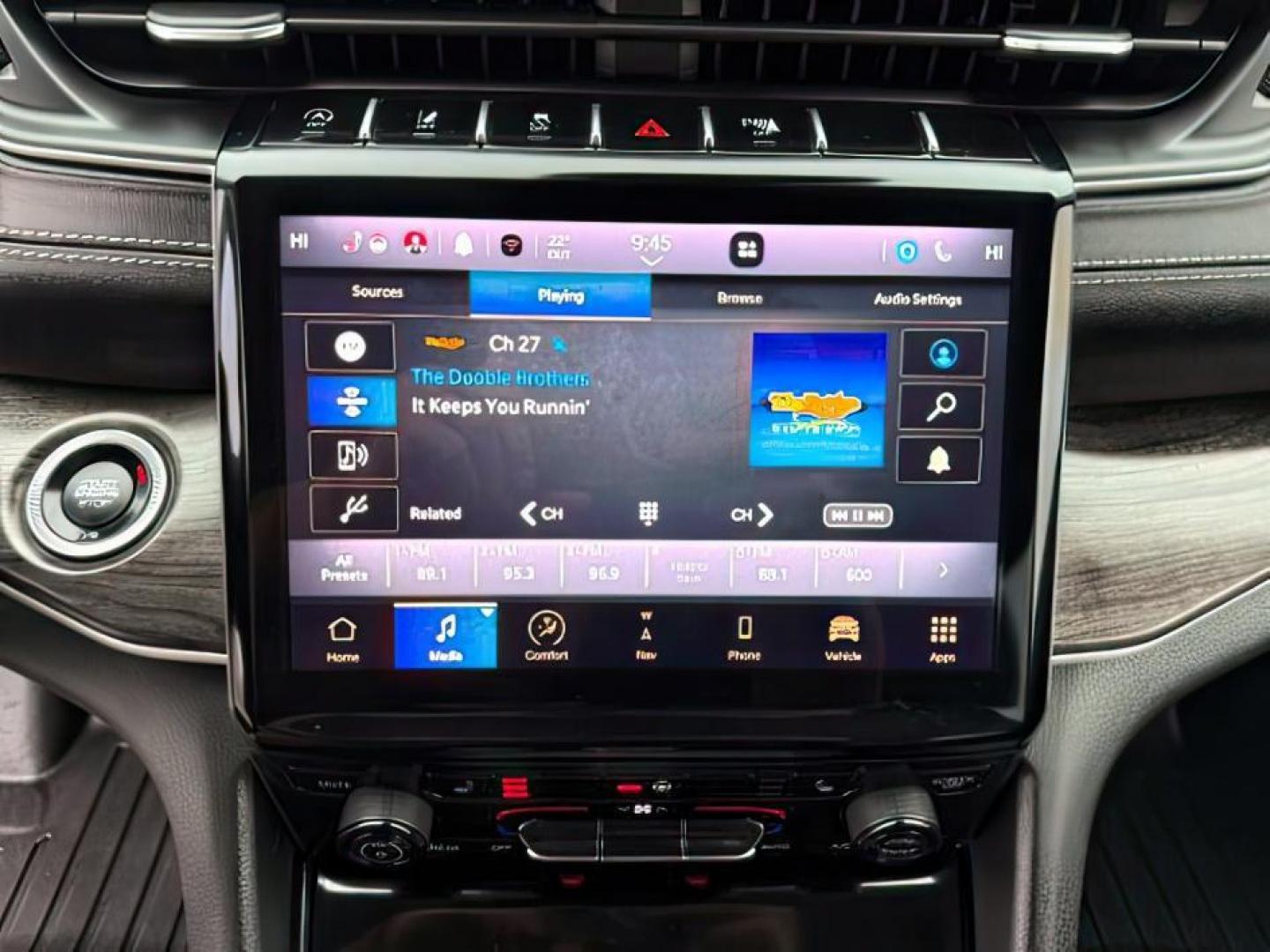 2021 Diamond Black Crystal Pearlcoat /Global Black Jeep Grand Cherokee L (1C4RJKBG7M8) with an Pentastar 36L V-6 DOHC engine, Automatic transmission, located at 1175 N Woodruff Ave, Idaho Falls, ID, 83401, 43.506901, -111.999657 - At Timberline Auto, finding a great deal on your next vehicle is always easy! Our experienced sales staff's goal is to help find you the right vehicle at the right price! Our knowledgeable finance department has options for almost any credit score. We offer extended service contract options to prote - Photo#17