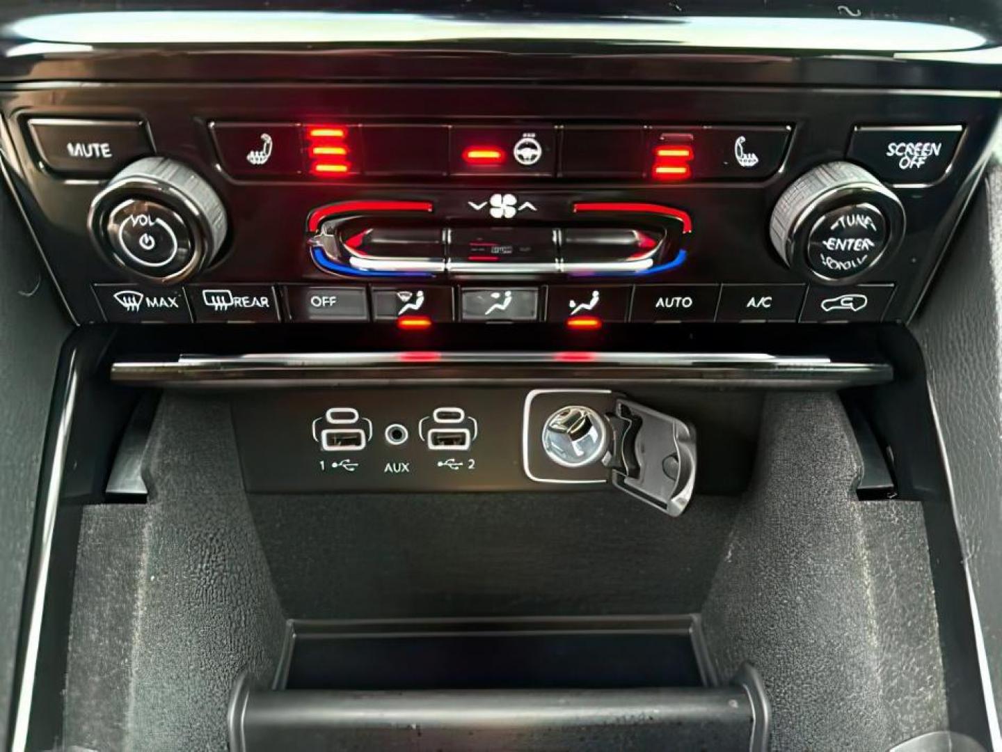 2021 Diamond Black Crystal Pearlcoat /Global Black Jeep Grand Cherokee L (1C4RJKBG7M8) with an Pentastar 36L V-6 DOHC engine, Automatic transmission, located at 1175 N Woodruff Ave, Idaho Falls, ID, 83401, 43.506901, -111.999657 - At Timberline Auto, finding a great deal on your next vehicle is always easy! Our experienced sales staff's goal is to help find you the right vehicle at the right price! Our knowledgeable finance department has options for almost any credit score. We offer extended service contract options to prote - Photo#18