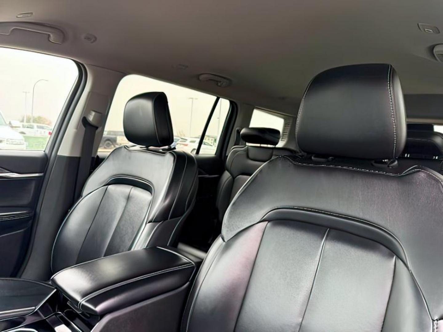 2021 Diamond Black Crystal Pearlcoat /Global Black Jeep Grand Cherokee L (1C4RJKBG7M8) with an Pentastar 36L V-6 DOHC engine, Automatic transmission, located at 1175 N Woodruff Ave, Idaho Falls, ID, 83401, 43.506901, -111.999657 - At Timberline Auto, finding a great deal on your next vehicle is always easy! Our experienced sales staff's goal is to help find you the right vehicle at the right price! Our knowledgeable finance department has options for almost any credit score. We offer extended service contract options to prote - Photo#21