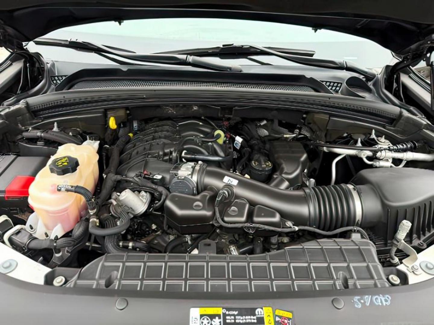 2021 Diamond Black Crystal Pearlcoat /Global Black Jeep Grand Cherokee L (1C4RJKBG7M8) with an Pentastar 36L V-6 DOHC engine, Automatic transmission, located at 1175 N Woodruff Ave, Idaho Falls, ID, 83401, 43.506901, -111.999657 - At Timberline Auto, finding a great deal on your next vehicle is always easy! Our experienced sales staff's goal is to help find you the right vehicle at the right price! Our knowledgeable finance department has options for almost any credit score. We offer extended service contract options to prote - Photo#26