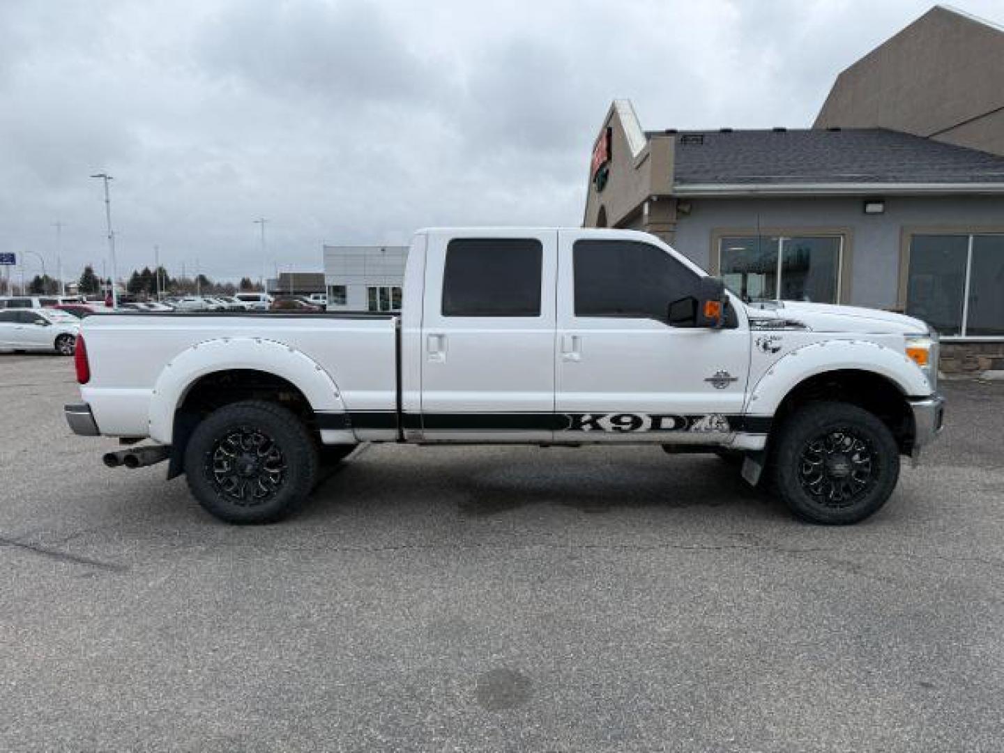 2011 White Platinum Metallic Tri-Coat /Adobe Ford F-350 (1FT8W3BT6BE) with an Powerstroke 67L V-8 diesel direct injection engine, Automatic transmission, located at 1175 N Woodruff Ave, Idaho Falls, ID, 83401, 43.506901, -111.999657 - At Timberline Auto, finding a great deal on your next vehicle is always easy! Our experienced sales staff's goal is to help find you the right vehicle at the right price! Our knowledgeable finance department has options for almost any credit score. We offer extended service contract options to prote - Photo#28