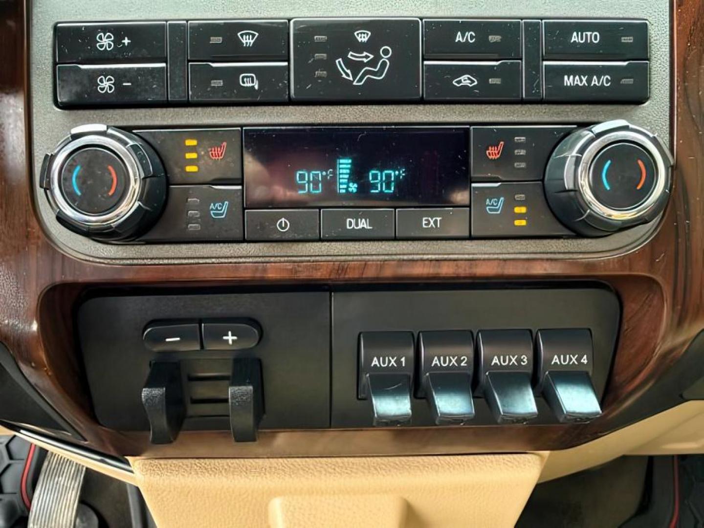 2011 White Platinum Metallic Tri-Coat /Adobe Ford F-350 (1FT8W3BT6BE) with an Powerstroke 67L V-8 diesel direct injection engine, Automatic transmission, located at 1175 N Woodruff Ave, Idaho Falls, ID, 83401, 43.506901, -111.999657 - At Timberline Auto, finding a great deal on your next vehicle is always easy! Our experienced sales staff's goal is to help find you the right vehicle at the right price! Our knowledgeable finance department has options for almost any credit score. We offer extended service contract options to prote - Photo#14