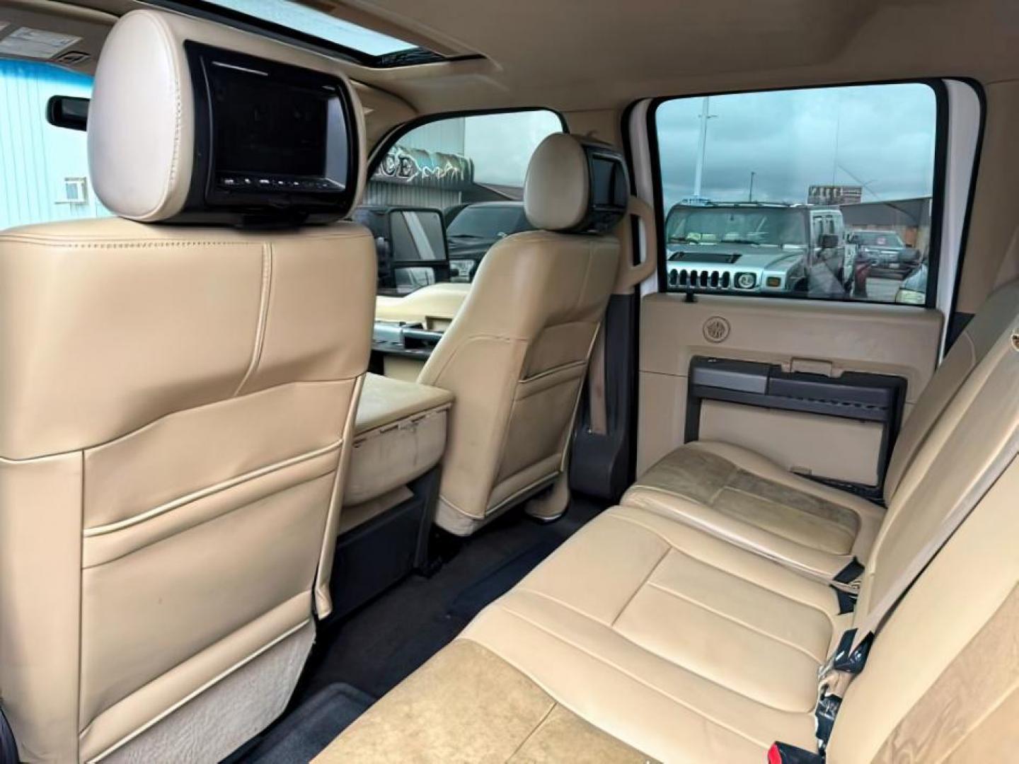 2011 White Platinum Metallic Tri-Coat /Adobe Ford F-350 (1FT8W3BT6BE) with an Powerstroke 67L V-8 diesel direct injection engine, Automatic transmission, located at 1175 N Woodruff Ave, Idaho Falls, ID, 83401, 43.506901, -111.999657 - At Timberline Auto, finding a great deal on your next vehicle is always easy! Our experienced sales staff's goal is to help find you the right vehicle at the right price! Our knowledgeable finance department has options for almost any credit score. We offer extended service contract options to prote - Photo#20