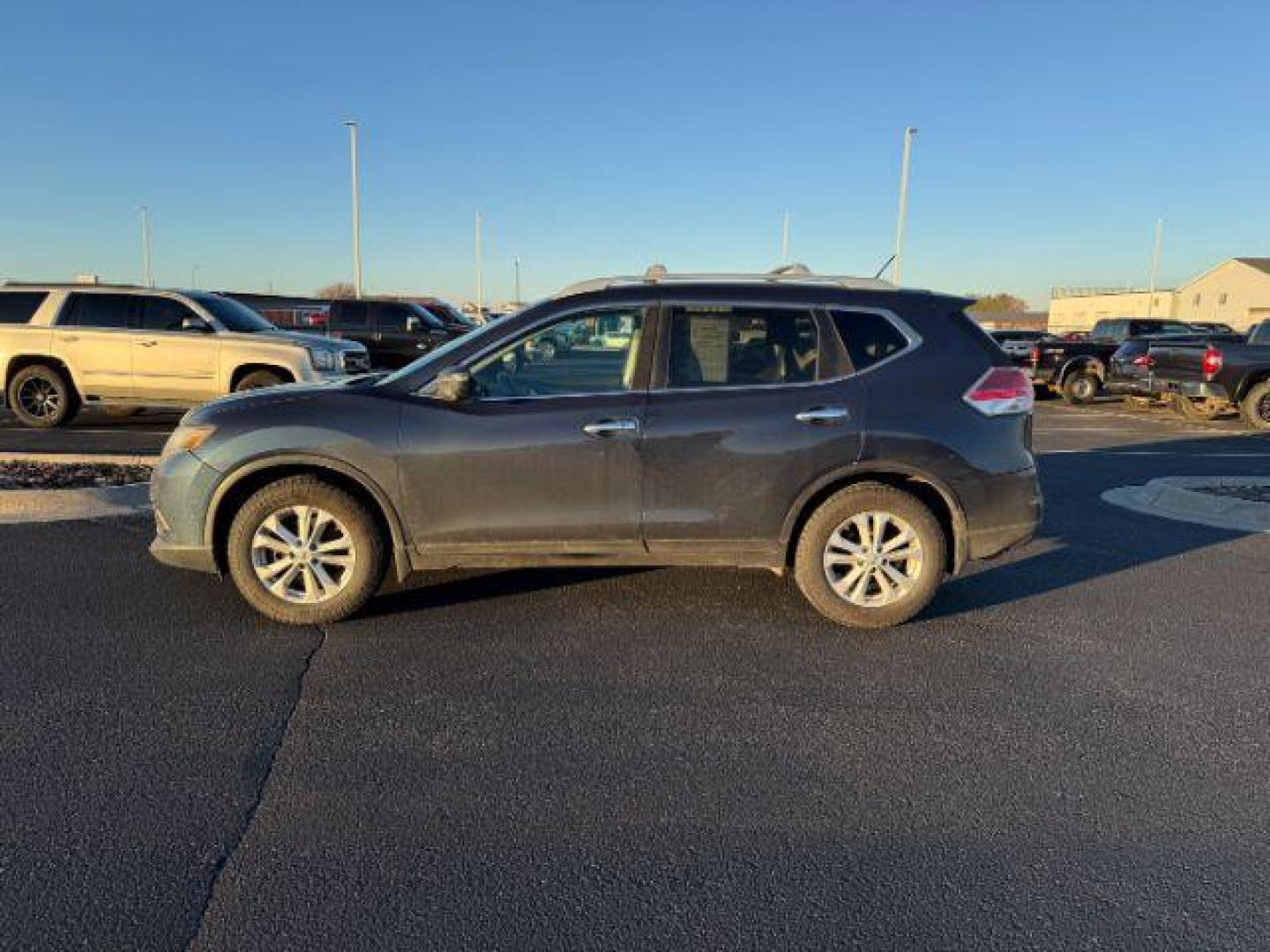 2016 BLUE /CLOTH Nissan Rogue SV (5N1AT2MN8GC) with an 2.5L I4 engine, AUTOMATIC transmission, located at 1235 N Woodruff Ave., Idaho Falls, 83401, (208) 523-1053, 43.507172, -112.000488 - At Timberline Auto, finding a great deal on your next vehicle is always easy! Our experienced sales staff's goal is to help find you the right vehicle at the right price! Our knowledgeable finance department has options for almost any credit score. We offer extended service contract options to prote - Photo#0