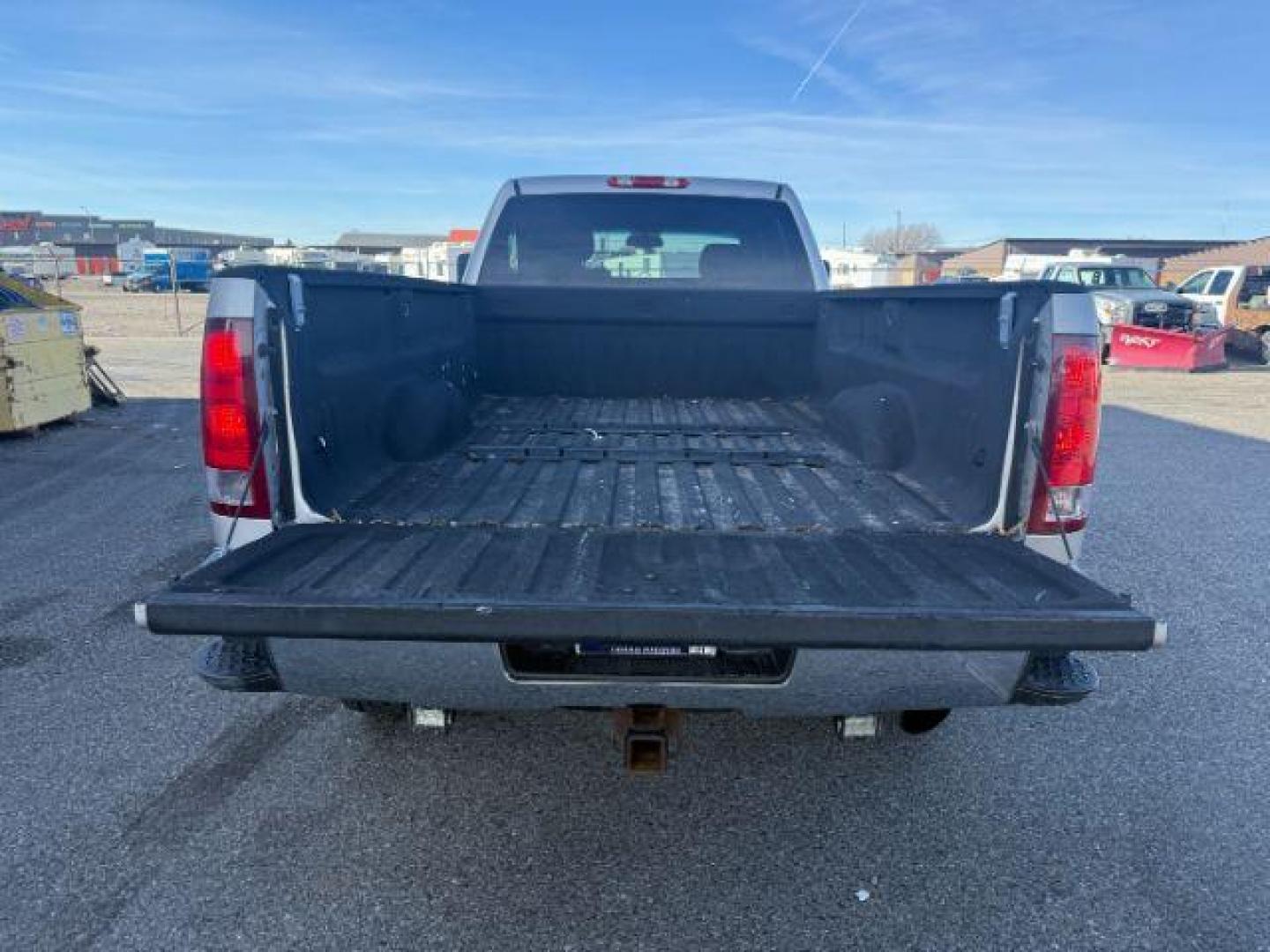 2008 SILVER /Ebony GMC Sierra 2500HD (1GTHK23668F) with an 66L V8 16V OHV TURBO DIESEL engine, Automatic transmission, located at 1175 N Woodruff Ave, Idaho Falls, ID, 83401, 43.506901, -111.999657 - At Timberline Auto, finding a great deal on your next vehicle is always easy! Our experienced sales staff's goal is to help find you the right vehicle at the right price! Our knowledgeable finance department has options for almost any credit score. We offer extended service contract options to prote - Photo#27