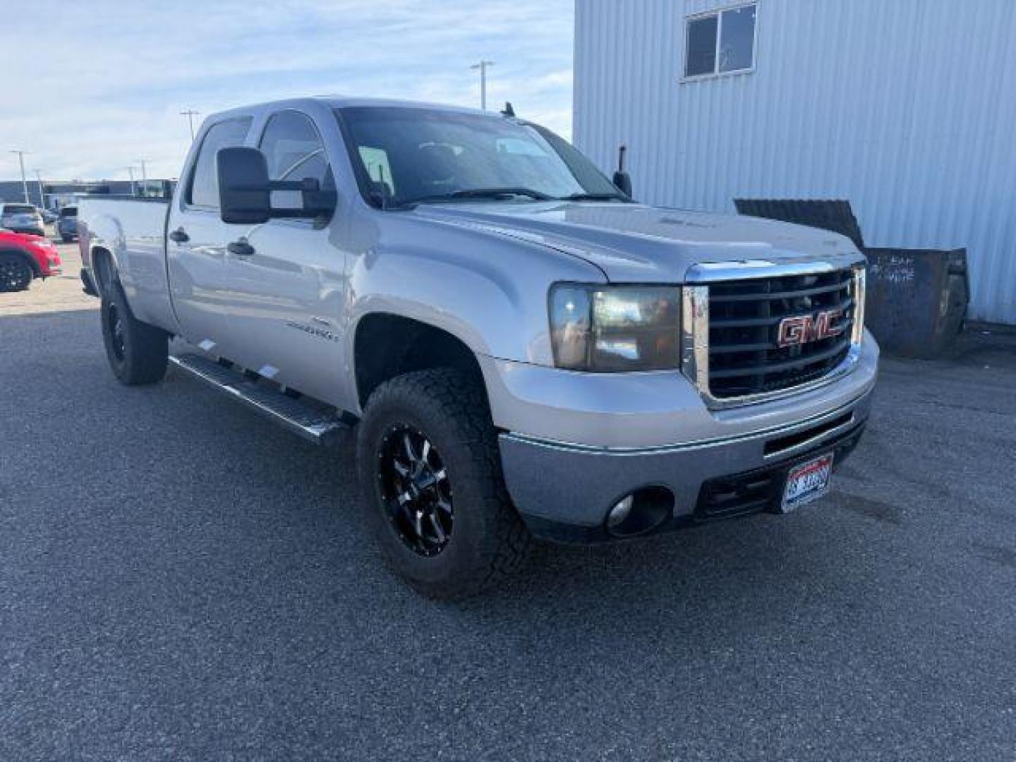 2008 SILVER /Ebony GMC Sierra 2500HD (1GTHK23668F) with an 66L V8 16V OHV TURBO DIESEL engine, Automatic transmission, located at 1175 N Woodruff Ave, Idaho Falls, ID, 83401, 43.506901, -111.999657 - At Timberline Auto, finding a great deal on your next vehicle is always easy! Our experienced sales staff's goal is to help find you the right vehicle at the right price! Our knowledgeable finance department has options for almost any credit score. We offer extended service contract options to prote - Photo#30