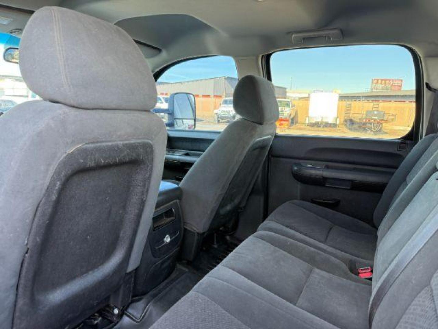 2008 SILVER /Ebony GMC Sierra 2500HD (1GTHK23668F) with an 66L V8 16V OHV TURBO DIESEL engine, Automatic transmission, located at 1175 N Woodruff Ave, Idaho Falls, ID, 83401, 43.506901, -111.999657 - At Timberline Auto, finding a great deal on your next vehicle is always easy! Our experienced sales staff's goal is to help find you the right vehicle at the right price! Our knowledgeable finance department has options for almost any credit score. We offer extended service contract options to prote - Photo#44