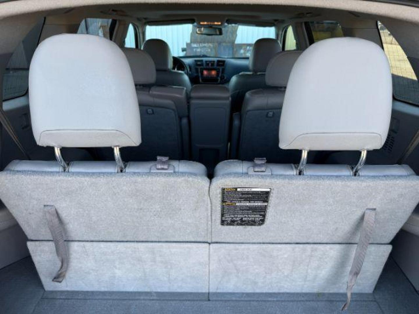 2013 WHITE /Black Toyota Highlander (5TDBK3EH3DS) with an 35L V-6 DOHC engine, Automatic transmission, located at 1175 N Woodruff Ave, Idaho Falls, ID, 83401, 43.506901, -111.999657 - At Timberline Auto, finding a great deal on your next vehicle is always easy! Our experienced sales staff's goal is to help find you the right vehicle at the right price! Our knowledgeable finance department has options for almost any credit score. We offer extended service contract options to prote - Photo#34