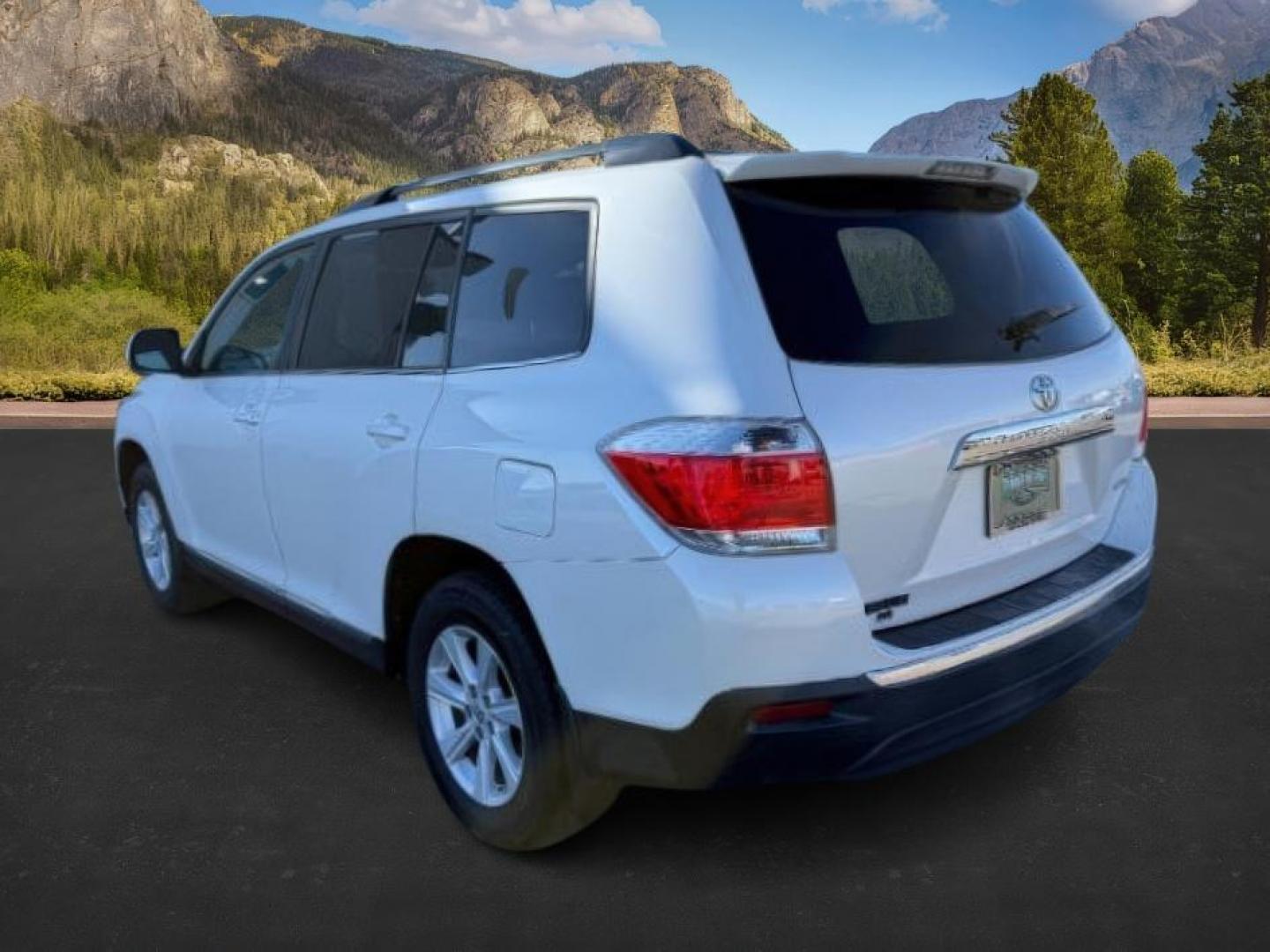 2013 WHITE /Black Toyota Highlander (5TDBK3EH3DS) with an 35L V-6 DOHC engine, Automatic transmission, located at 1175 N Woodruff Ave, Idaho Falls, ID, 83401, 43.506901, -111.999657 - At Timberline Auto, finding a great deal on your next vehicle is always easy! Our experienced sales staff's goal is to help find you the right vehicle at the right price! Our knowledgeable finance department has options for almost any credit score. We offer extended service contract options to prote - Photo#2