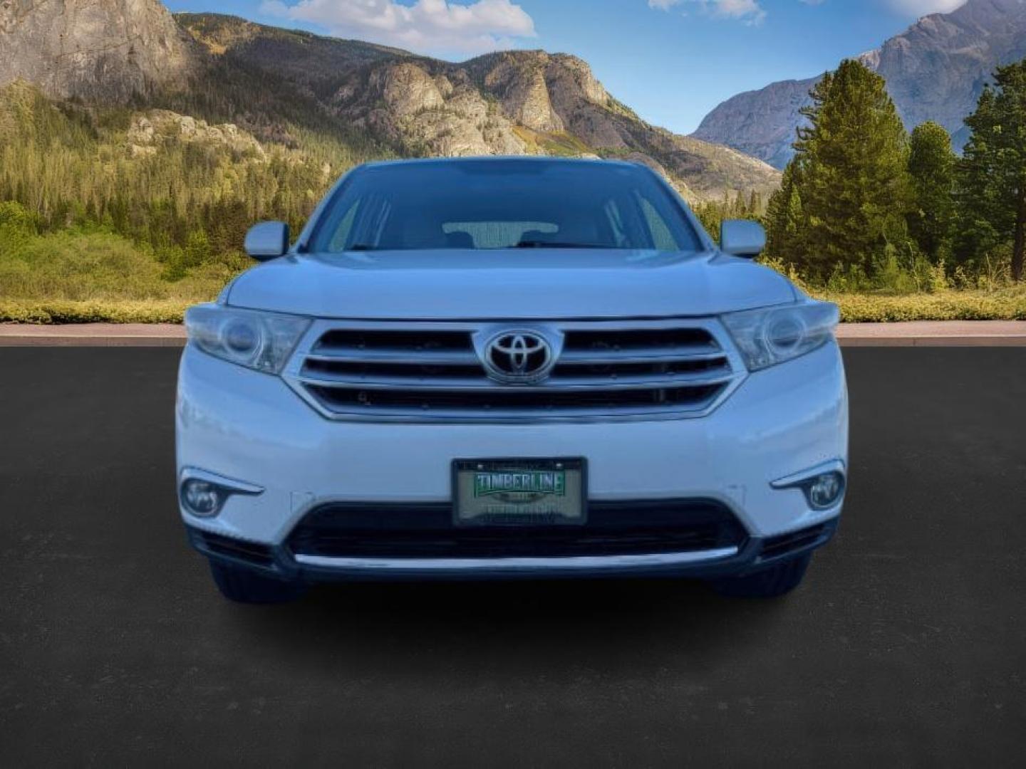 2013 WHITE /Black Toyota Highlander (5TDBK3EH3DS) with an 35L V-6 DOHC engine, Automatic transmission, located at 1175 N Woodruff Ave, Idaho Falls, ID, 83401, 43.506901, -111.999657 - At Timberline Auto, finding a great deal on your next vehicle is always easy! Our experienced sales staff's goal is to help find you the right vehicle at the right price! Our knowledgeable finance department has options for almost any credit score. We offer extended service contract options to prote - Photo#11