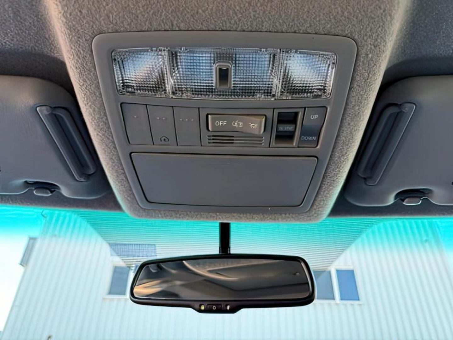 2013 WHITE /Black Toyota Highlander (5TDBK3EH3DS) with an 35L V-6 DOHC engine, Automatic transmission, located at 1175 N Woodruff Ave, Idaho Falls, ID, 83401, 43.506901, -111.999657 - At Timberline Auto, finding a great deal on your next vehicle is always easy! Our experienced sales staff's goal is to help find you the right vehicle at the right price! Our knowledgeable finance department has options for almost any credit score. We offer extended service contract options to prote - Photo#20