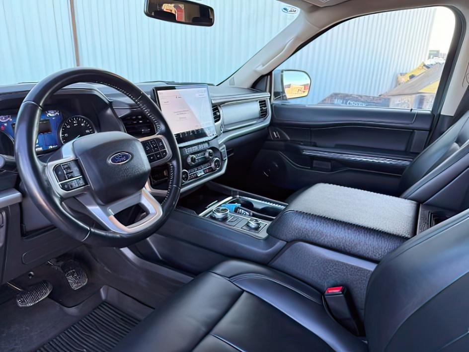 2024 SILVER /Black Onyx Ford Expedition XLT MAX (1FMJK1J80RE) with an EcoBoost 3.5L V-6 port/direct injection engine, AUTOMATIC transmission, located at 1235 N Woodruff Ave., Idaho Falls, 83401, (208) 523-1053, 43.507172, -112.000488 - This 2024 Ford Expedition delivers full-size SUV capability with refined comfort and modern technology, powered by the proven 3.5L EcoBoost V6 engine paired with an automatic transmission. Designed for confident daily driving and long-distance travel, it offers strong acceleration, smooth highway pe - Photo#16