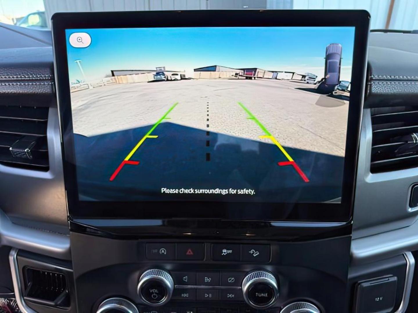 2024 SILVER /Black Onyx Ford Expedition (1FMJK1J80RE) with an EcoBoost 35L V-6 portdirect injection engine, Automatic transmission, located at 1175 N Woodruff Ave, Idaho Falls, ID, 83401, 43.506901, -111.999657 - At Timberline Auto, finding a great deal on your next vehicle is always easy! Our experienced sales staff's goal is to help find you the right vehicle at the right price! Our knowledgeable finance department has options for almost any credit score. We offer extended service contract options to prote - Photo#19