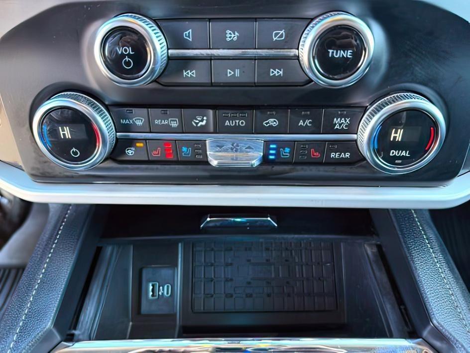 2024 SILVER /Black Onyx Ford Expedition XLT MAX (1FMJK1J80RE) with an EcoBoost 3.5L V-6 port/direct injection engine, AUTOMATIC transmission, located at 1235 N Woodruff Ave., Idaho Falls, 83401, (208) 523-1053, 43.507172, -112.000488 - This 2024 Ford Expedition delivers full-size SUV capability with refined comfort and modern technology, powered by the proven 3.5L EcoBoost V6 engine paired with an automatic transmission. Designed for confident daily driving and long-distance travel, it offers strong acceleration, smooth highway pe - Photo#20