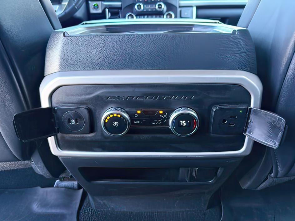 2024 SILVER /Black Onyx Ford Expedition XLT MAX (1FMJK1J80RE) with an EcoBoost 3.5L V-6 port/direct injection engine, AUTOMATIC transmission, located at 1235 N Woodruff Ave., Idaho Falls, 83401, (208) 523-1053, 43.507172, -112.000488 - This 2024 Ford Expedition delivers full-size SUV capability with refined comfort and modern technology, powered by the proven 3.5L EcoBoost V6 engine paired with an automatic transmission. Designed for confident daily driving and long-distance travel, it offers strong acceleration, smooth highway pe - Photo#27