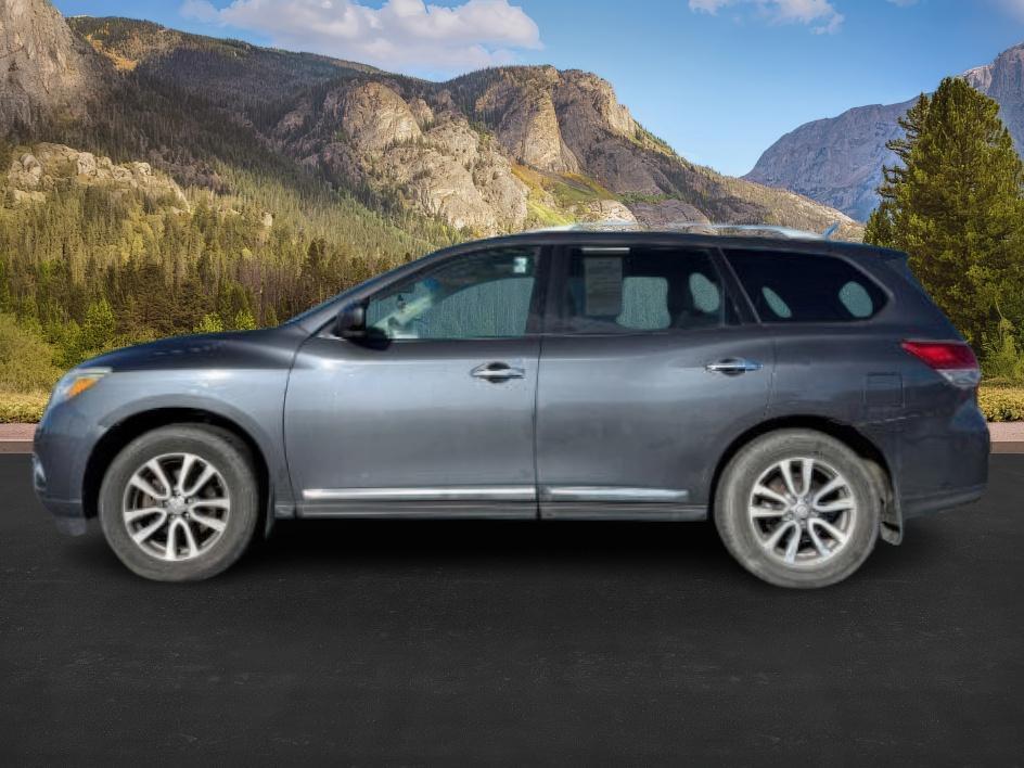 photo of 2013 Nissan Pathfinder Platinum