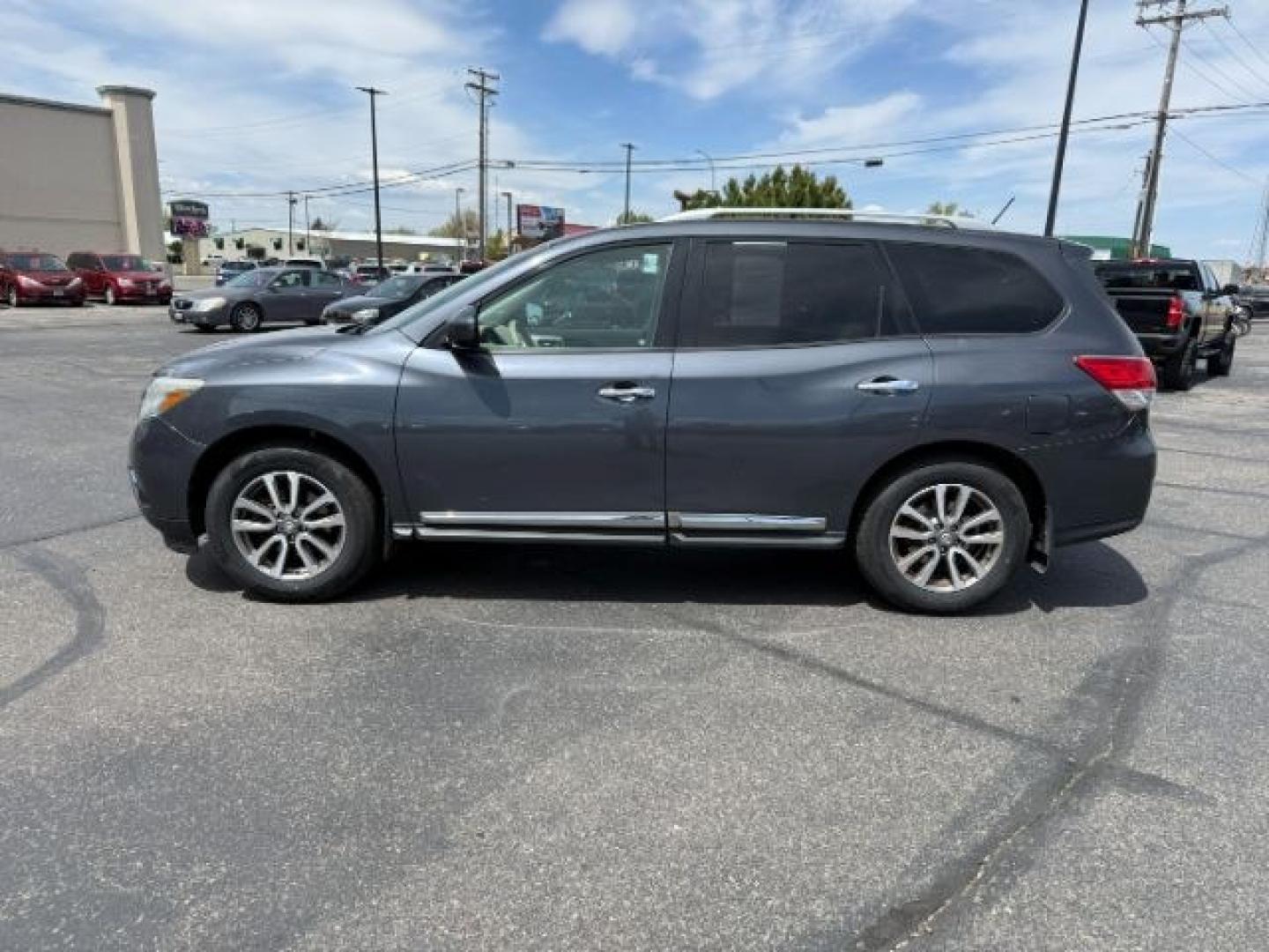 2013 GRAY /Charcoal Nissan Pathfinder (5N1AR2MMXDC) with an 35L V-6 DOHC engine, Automatic transmission, located at 1175 N Woodruff Ave, Idaho Falls, ID, 83401, 43.506901, -111.999657 - At Timberline Auto, finding a great deal on your next vehicle is always easy! Our experienced sales staff's goal is to help find you the right vehicle at the right price! Our knowledgeable finance department has options for almost any credit score. We offer extended service contract options to prote - Photo#33