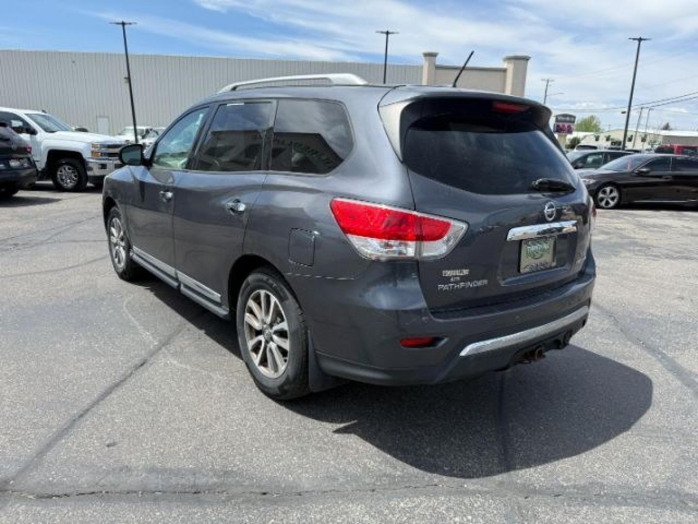 2013 GRAY /Charcoal Nissan Pathfinder (5N1AR2MMXDC) with an 35L V-6 DOHC engine, Automatic transmission, located at 1175 N Woodruff Ave, Idaho Falls, ID, 83401, 43.506901, -111.999657 - At Timberline Auto, finding a great deal on your next vehicle is always easy! Our experienced sales staff's goal is to help find you the right vehicle at the right price! Our knowledgeable finance department has options for almost any credit score. We offer extended service contract options to prote - Photo#34