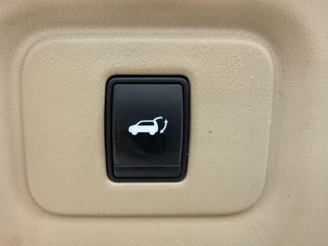 2013 GRAY /Charcoal Nissan Pathfinder Platinum (5N1AR2MMXDC) with an 3.5L V-6 DOHC engine, AUTOMATIC transmission, located at 1235 N Woodruff Ave., Idaho Falls, 83401, (208) 523-1053, 43.507172, -112.000488 - At Timberline Auto, finding a great deal on your next vehicle is always easy! Our experienced sales staff's goal is to help find you the right vehicle at the right price! Our knowledgeable finance department has options for almost any credit score. We offer extended service contract options to prote - Photo#38