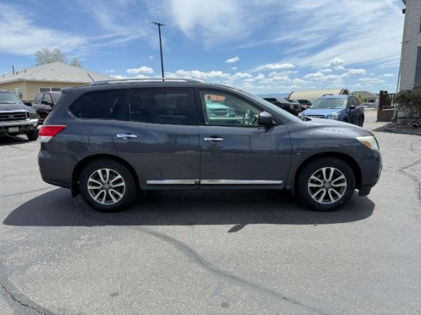 2013 GRAY /Charcoal Nissan Pathfinder (5N1AR2MMXDC) with an 35L V-6 DOHC engine, Automatic transmission, located at 1175 N Woodruff Ave, Idaho Falls, ID, 83401, 43.506901, -111.999657 - At Timberline Auto, finding a great deal on your next vehicle is always easy! Our experienced sales staff's goal is to help find you the right vehicle at the right price! Our knowledgeable finance department has options for almost any credit score. We offer extended service contract options to prote - Photo#41