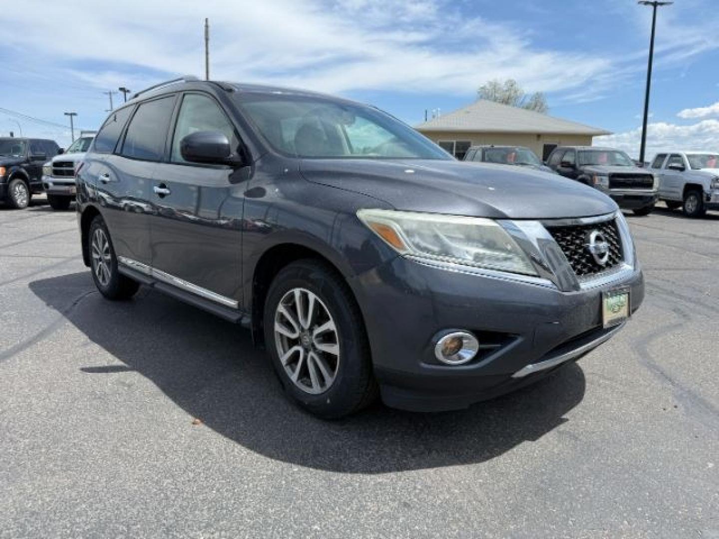 2013 GRAY /Charcoal Nissan Pathfinder (5N1AR2MMXDC) with an 35L V-6 DOHC engine, Automatic transmission, located at 1175 N Woodruff Ave, Idaho Falls, ID, 83401, 43.506901, -111.999657 - At Timberline Auto, finding a great deal on your next vehicle is always easy! Our experienced sales staff's goal is to help find you the right vehicle at the right price! Our knowledgeable finance department has options for almost any credit score. We offer extended service contract options to prote - Photo#42