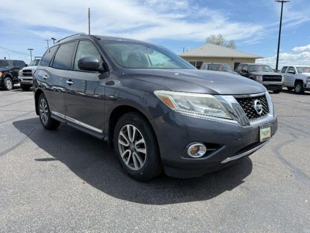 2013 GRAY /Charcoal Nissan Pathfinder Platinum (5N1AR2MMXDC) with an 3.5L V-6 DOHC engine, AUTOMATIC transmission, located at 1235 N Woodruff Ave., Idaho Falls, 83401, (208) 523-1053, 43.507172, -112.000488 - At Timberline Auto, finding a great deal on your next vehicle is always easy! Our experienced sales staff's goal is to help find you the right vehicle at the right price! Our knowledgeable finance department has options for almost any credit score. We offer extended service contract options to prote - Photo#42