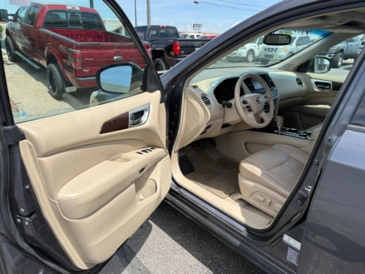 2013 GRAY /Charcoal Nissan Pathfinder (5N1AR2MMXDC) with an 35L V-6 DOHC engine, Automatic transmission, located at 1175 N Woodruff Ave, Idaho Falls, ID, 83401, 43.506901, -111.999657 - At Timberline Auto, finding a great deal on your next vehicle is always easy! Our experienced sales staff's goal is to help find you the right vehicle at the right price! Our knowledgeable finance department has options for almost any credit score. We offer extended service contract options to prote - Photo#46