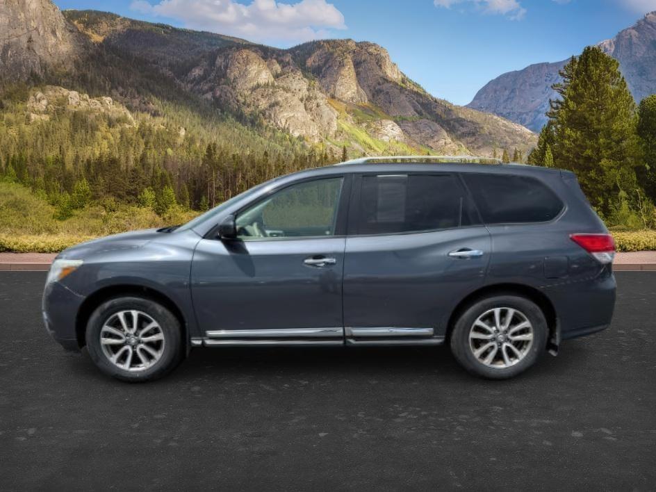 2013 GRAY /Charcoal Nissan Pathfinder Platinum (5N1AR2MMXDC) with an 3.5L V-6 DOHC engine, AUTOMATIC transmission, located at 1235 N Woodruff Ave., Idaho Falls, 83401, (208) 523-1053, 43.507172, -112.000488 - At Timberline Auto, finding a great deal on your next vehicle is always easy! Our experienced sales staff's goal is to help find you the right vehicle at the right price! Our knowledgeable finance department has options for almost any credit score. We offer extended service contract options to prote - Photo#1