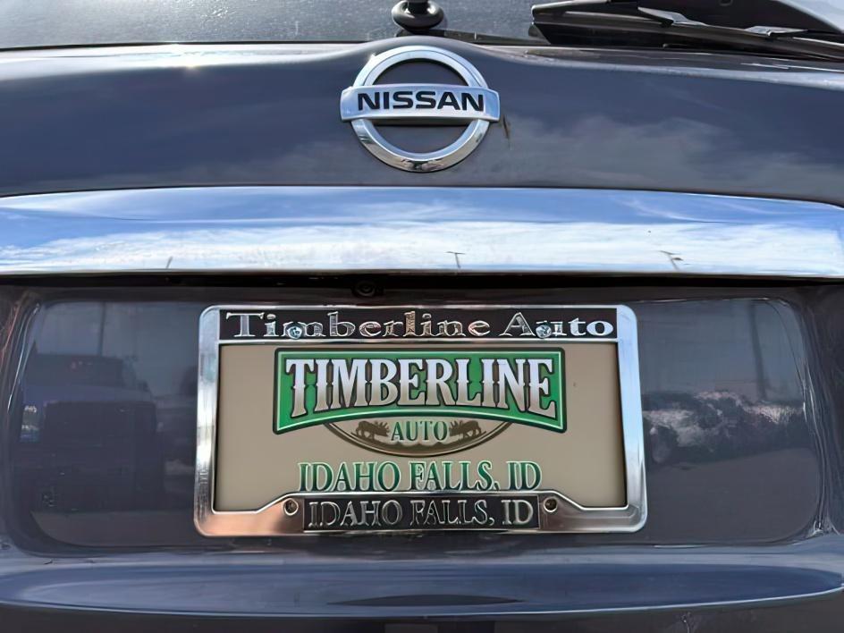 2013 GRAY /Charcoal Nissan Pathfinder Platinum (5N1AR2MMXDC) with an 3.5L V-6 DOHC engine, AUTOMATIC transmission, located at 1235 N Woodruff Ave., Idaho Falls, 83401, (208) 523-1053, 43.507172, -112.000488 - At Timberline Auto, finding a great deal on your next vehicle is always easy! Our experienced sales staff's goal is to help find you the right vehicle at the right price! Our knowledgeable finance department has options for almost any credit score. We offer extended service contract options to prote - Photo#4