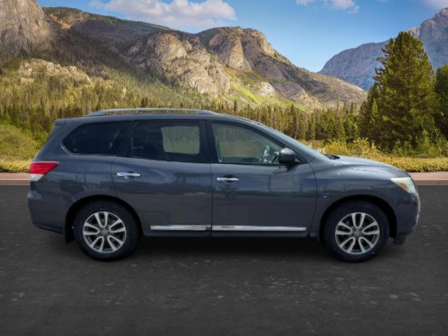 2013 GRAY /Charcoal Nissan Pathfinder (5N1AR2MMXDC) with an 35L V-6 DOHC engine, Automatic transmission, located at 1175 N Woodruff Ave, Idaho Falls, ID, 83401, 43.506901, -111.999657 - At Timberline Auto, finding a great deal on your next vehicle is always easy! Our experienced sales staff's goal is to help find you the right vehicle at the right price! Our knowledgeable finance department has options for almost any credit score. We offer extended service contract options to prote - Photo#9