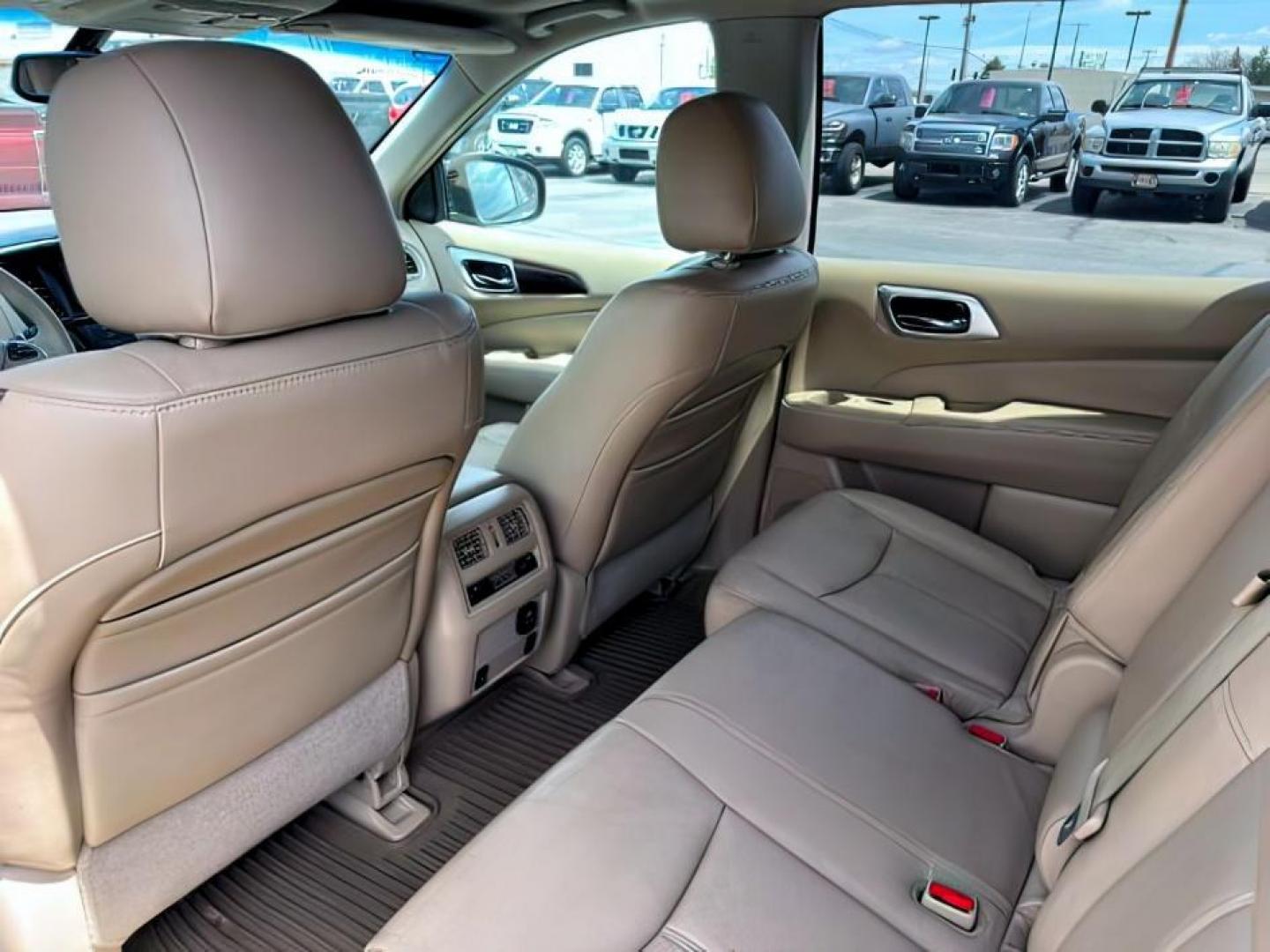 2013 GRAY /Charcoal Nissan Pathfinder (5N1AR2MMXDC) with an 35L V-6 DOHC engine, Automatic transmission, located at 1175 N Woodruff Ave, Idaho Falls, ID, 83401, 43.506901, -111.999657 - At Timberline Auto, finding a great deal on your next vehicle is always easy! Our experienced sales staff's goal is to help find you the right vehicle at the right price! Our knowledgeable finance department has options for almost any credit score. We offer extended service contract options to prote - Photo#30