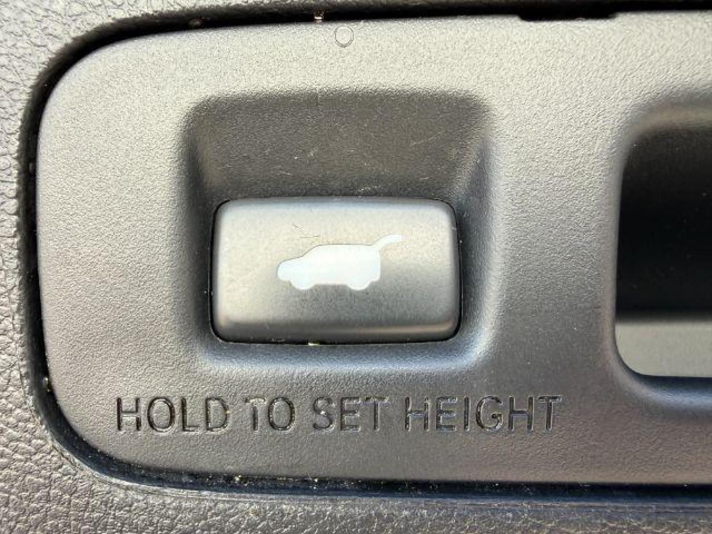 2020 BLUE /Black Honda CR-V AWD Touring (7FARW2H91LE) with an 1.5L I-4 gasoline direct injection engine, AUTOMATIC transmission, located at 1235 N Woodruff Ave., Idaho Falls, 83401, (208) 523-1053, 43.507172, -112.000488 - At Timberline Auto, finding a great deal on your next vehicle is always easy! Our experienced sales staff's goal is to help find you the right vehicle at the right price! Our knowledgeable finance department has options for almost any credit score. We offer extended service contract options to prote - Photo#37