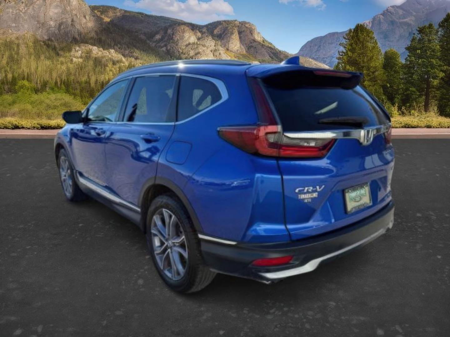 2020 BLUE /Black Honda CR-V AWD Touring (7FARW2H91LE) with an 1.5L I-4 gasoline direct injection engine, AUTOMATIC transmission, located at 1235 N Woodruff Ave., Idaho Falls, 83401, (208) 523-1053, 43.507172, -112.000488 - At Timberline Auto, finding a great deal on your next vehicle is always easy! Our experienced sales staff's goal is to help find you the right vehicle at the right price! Our knowledgeable finance department has options for almost any credit score. We offer extended service contract options to prote - Photo#2