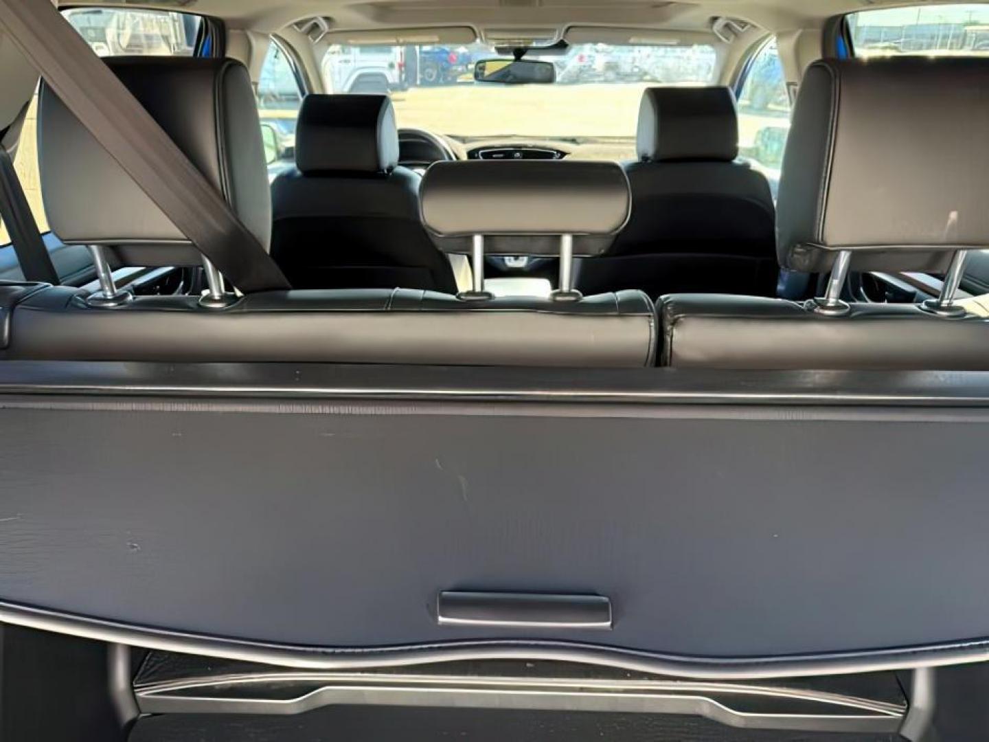 2020 BLUE /Black Honda CR-V AWD Touring (7FARW2H91LE) with an 1.5L I-4 gasoline direct injection engine, AUTOMATIC transmission, located at 1235 N Woodruff Ave., Idaho Falls, 83401, (208) 523-1053, 43.507172, -112.000488 - At Timberline Auto, finding a great deal on your next vehicle is always easy! Our experienced sales staff's goal is to help find you the right vehicle at the right price! Our knowledgeable finance department has options for almost any credit score. We offer extended service contract options to prote - Photo#7