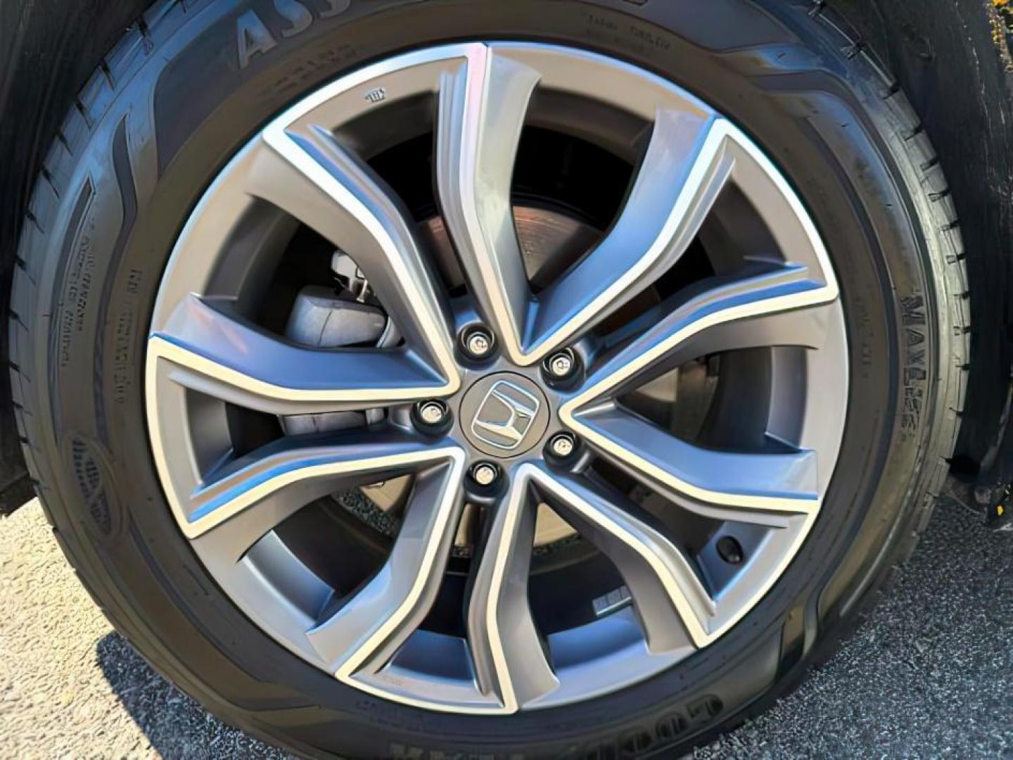 2020 BLUE /Black Honda CR-V AWD Touring (7FARW2H91LE) with an 1.5L I-4 gasoline direct injection engine, AUTOMATIC transmission, located at 1235 N Woodruff Ave., Idaho Falls, 83401, (208) 523-1053, 43.507172, -112.000488 - At Timberline Auto, finding a great deal on your next vehicle is always easy! Our experienced sales staff's goal is to help find you the right vehicle at the right price! Our knowledgeable finance department has options for almost any credit score. We offer extended service contract options to prote - Photo#13