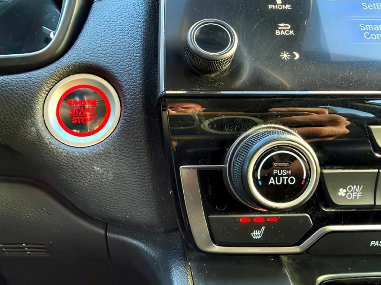 2020 BLUE /Black Honda CR-V AWD Touring (7FARW2H91LE) with an 1.5L I-4 gasoline direct injection engine, AUTOMATIC transmission, located at 1235 N Woodruff Ave., Idaho Falls, 83401, (208) 523-1053, 43.507172, -112.000488 - At Timberline Auto, finding a great deal on your next vehicle is always easy! Our experienced sales staff's goal is to help find you the right vehicle at the right price! Our knowledgeable finance department has options for almost any credit score. We offer extended service contract options to prote - Photo#20