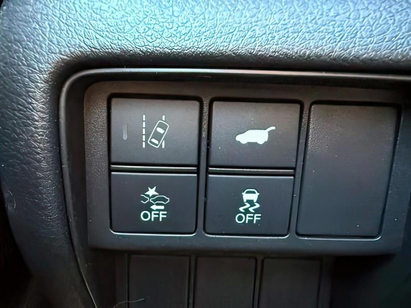 2020 BLUE /Black Honda CR-V AWD Touring (7FARW2H91LE) with an 1.5L I-4 gasoline direct injection engine, AUTOMATIC transmission, located at 1235 N Woodruff Ave., Idaho Falls, 83401, (208) 523-1053, 43.507172, -112.000488 - At Timberline Auto, finding a great deal on your next vehicle is always easy! Our experienced sales staff's goal is to help find you the right vehicle at the right price! Our knowledgeable finance department has options for almost any credit score. We offer extended service contract options to prote - Photo#22