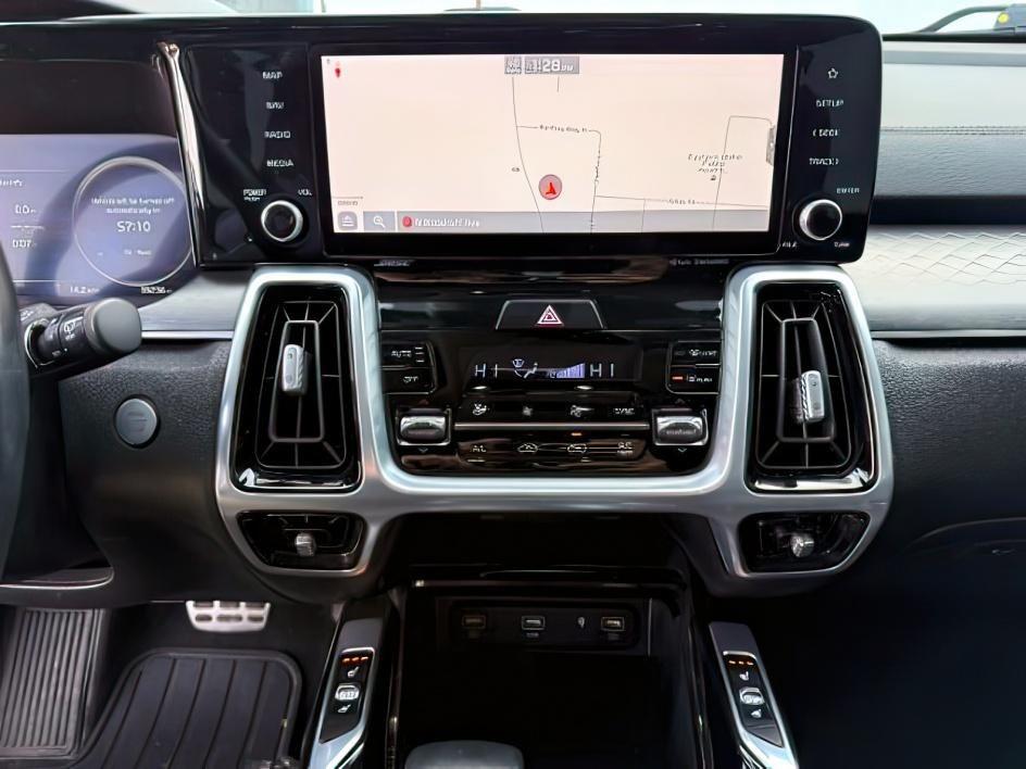 2021 BLUE /Black Kia Sorento SX | SX Prestige (5XYRKDLFXMG) with an 2.5L I-4 port/direct injection engine, AUTOMATIC transmission, located at 1235 N Woodruff Ave., Idaho Falls, 83401, (208) 523-1053, 43.507172, -112.000488 - Photo#18