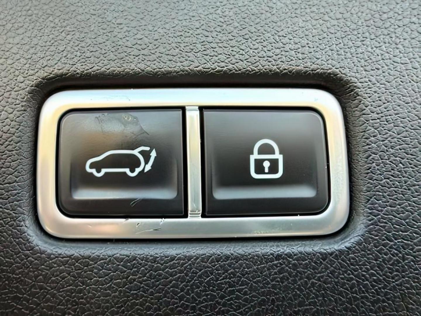 2021 BLUE /Black Kia Sorento SX | SX Prestige (5XYRKDLFXMG) with an 2.5L I-4 port/direct injection engine, AUTOMATIC transmission, located at 1235 N Woodruff Ave., Idaho Falls, 83401, (208) 523-1053, 43.507172, -112.000488 - At Timberline Auto, finding a great deal on your next vehicle is always easy! Our experienced sales staff's goal is to help find you the right vehicle at the right price! Our knowledgeable finance department has options for almost any credit score. We offer extended service contract options to prote - Photo#6