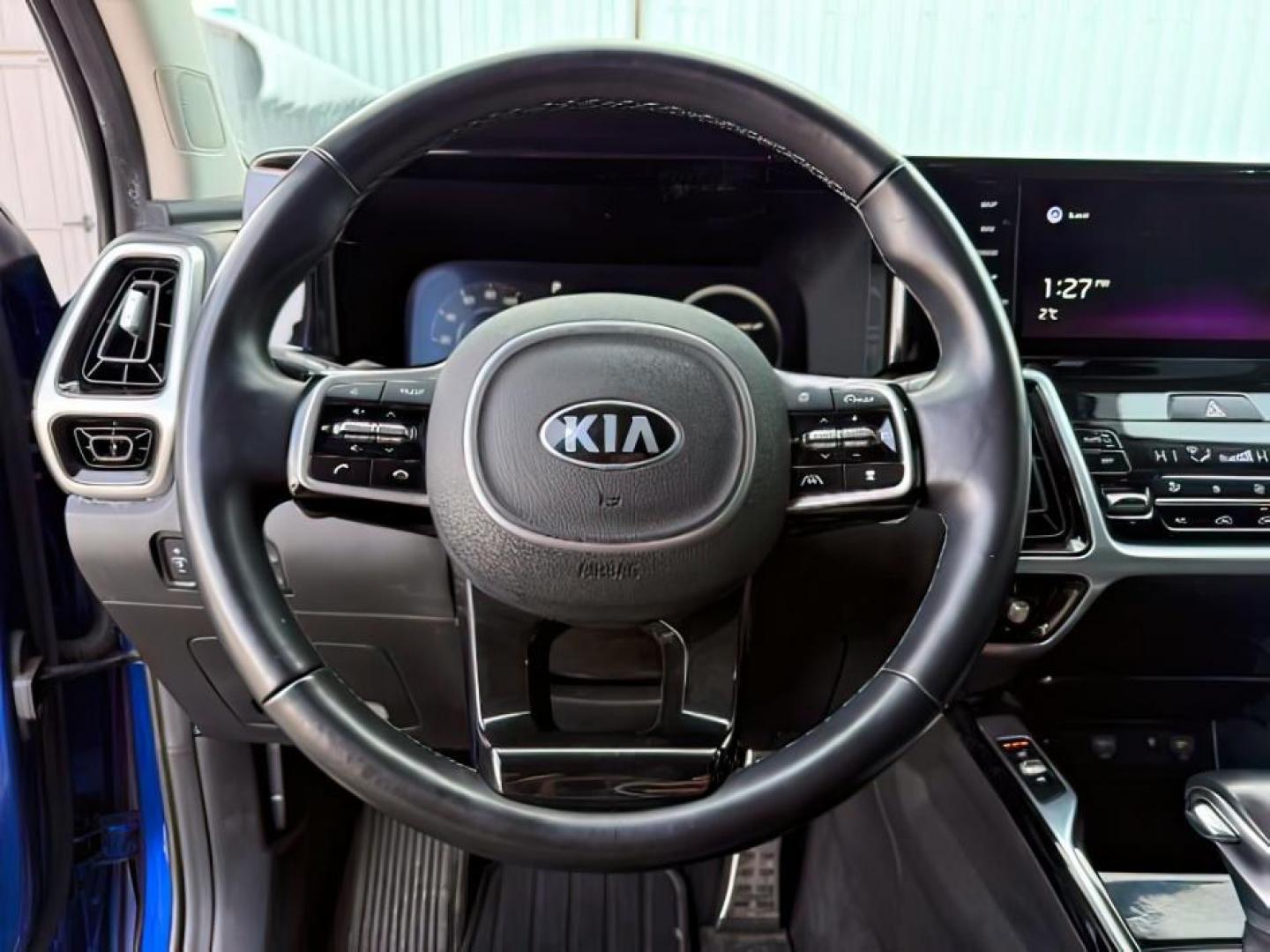 2021 BLUE /Black Kia Sorento SX | SX Prestige (5XYRKDLFXMG) with an 2.5L I-4 port/direct injection engine, AUTOMATIC transmission, located at 1235 N Woodruff Ave., Idaho Falls, 83401, (208) 523-1053, 43.507172, -112.000488 - At Timberline Auto, finding a great deal on your next vehicle is always easy! Our experienced sales staff's goal is to help find you the right vehicle at the right price! Our knowledgeable finance department has options for almost any credit score. We offer extended service contract options to prote - Photo#17