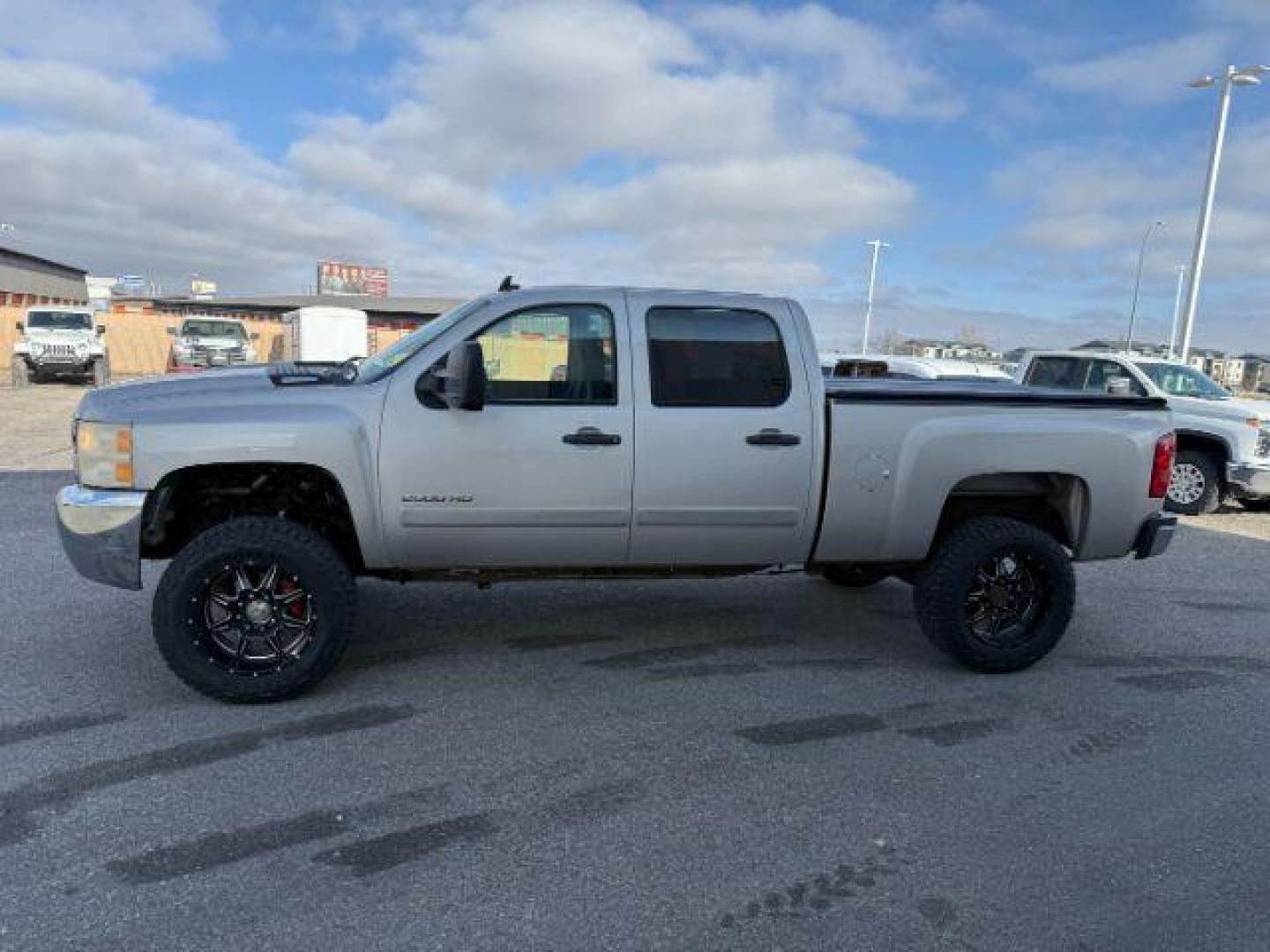 2008 SILVER /Ebony Chevrolet Silverado 2500HD (1GCHK23678F) with an 66L V8 16V OHV TURBO DIESEL engine, Automatic transmission, located at 1175 N Woodruff Ave, Idaho Falls, ID, 83401, 43.506901, -111.999657 - At Timberline Auto, finding a great deal on your next vehicle is always easy! Our experienced sales staff's goal is to help find you the right vehicle at the right price! Our knowledgeable finance department has options for almost any credit score. We offer extended service contract options to prote - Photo#20