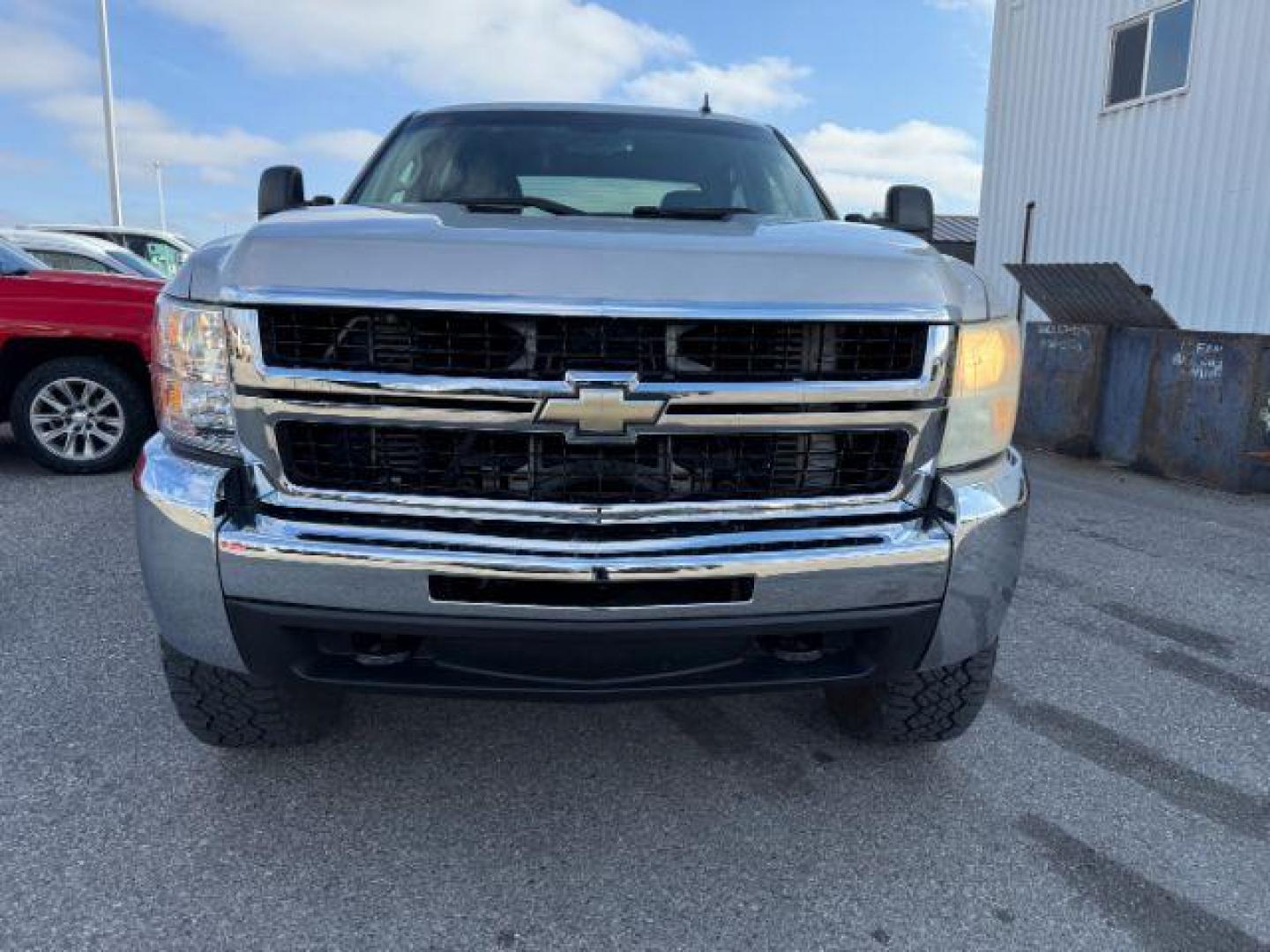 2008 SILVER /Ebony Chevrolet Silverado 2500HD (1GCHK23678F) with an 66L V8 16V OHV TURBO DIESEL engine, Automatic transmission, located at 1175 N Woodruff Ave, Idaho Falls, ID, 83401, 43.506901, -111.999657 - At Timberline Auto, finding a great deal on your next vehicle is always easy! Our experienced sales staff's goal is to help find you the right vehicle at the right price! Our knowledgeable finance department has options for almost any credit score. We offer extended service contract options to prote - Photo#26